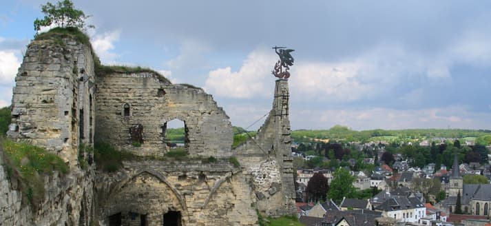 Kasteelruïne & Fluweelengrot