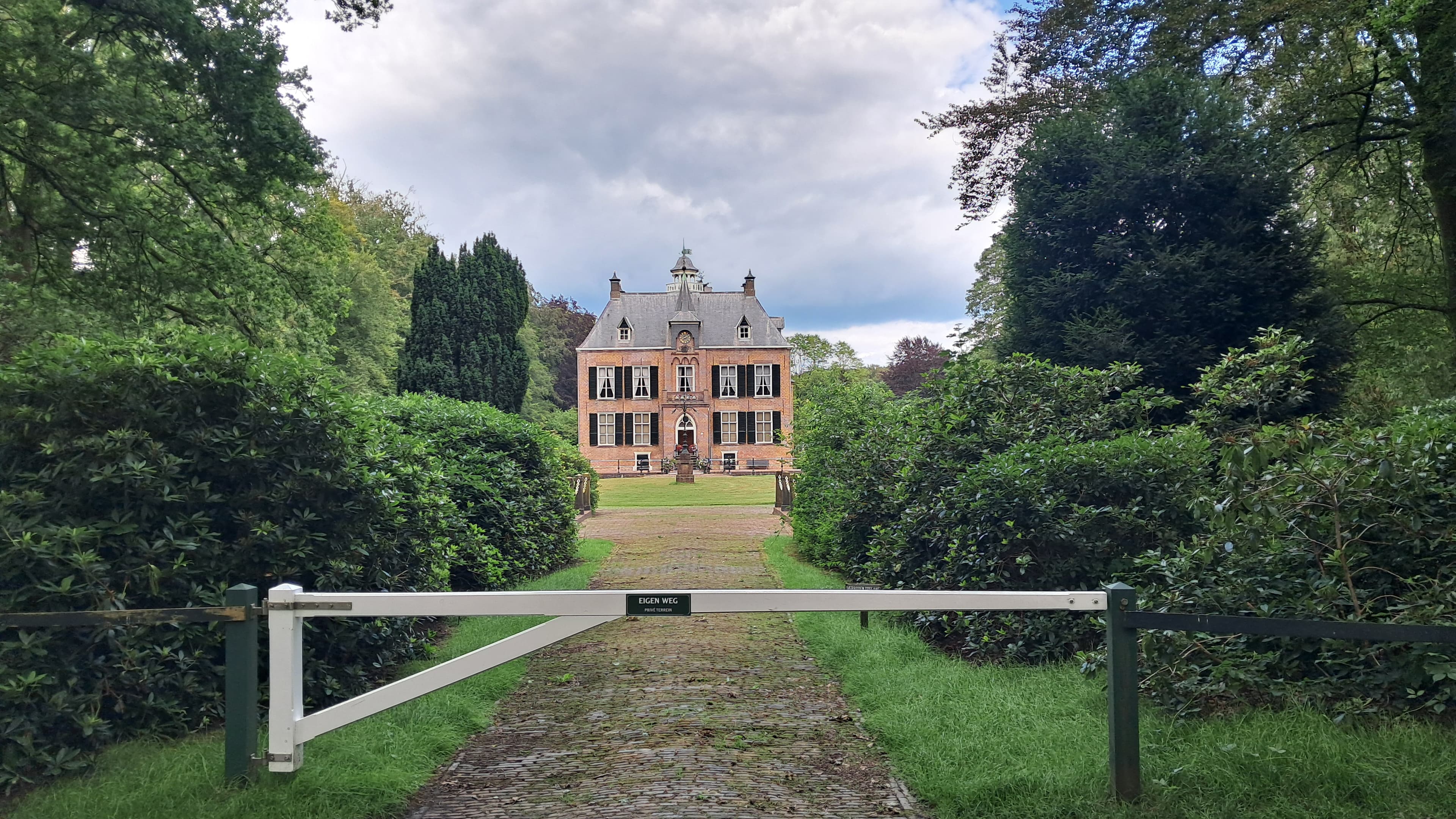 Adellijk Achterhoek: van roofridderburchten tot statige kastelen