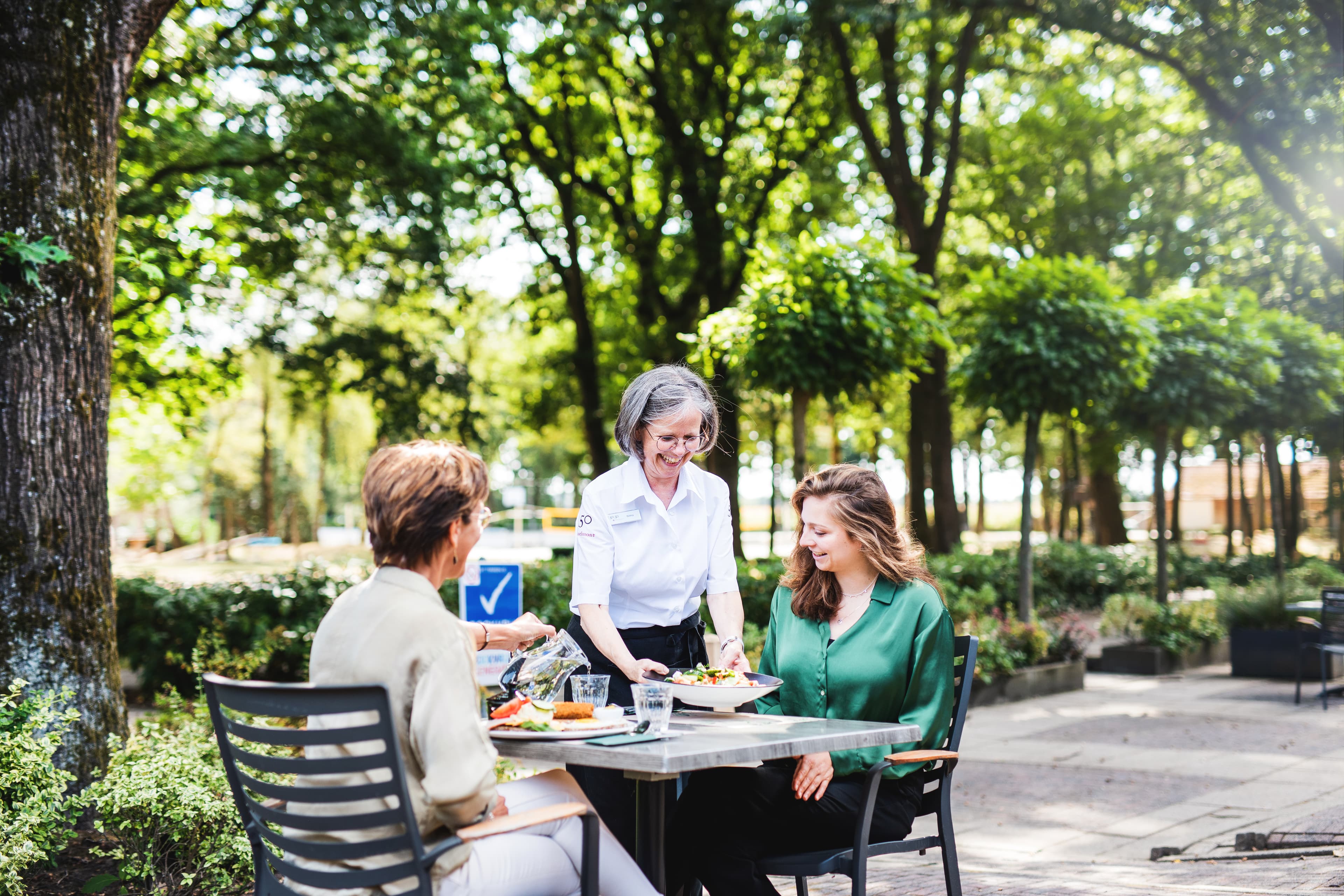 Restaurant 50|50 Belmont